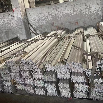 40x40x3mm ASTM A276 TP304 Gleich- und Ungleichwinkelbalken aus Edelstahl SS304 Winkelbalken 18%Cr 8%Ni