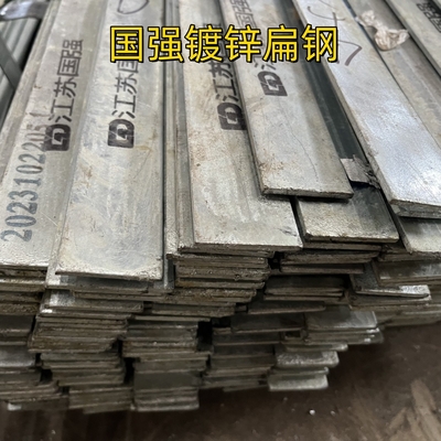 Hot Dip Galvanized Flat Bar aus Stahl Astm A36 Ss400 Q235b S235jr St37 aus leichtem Stahl Flat Iron