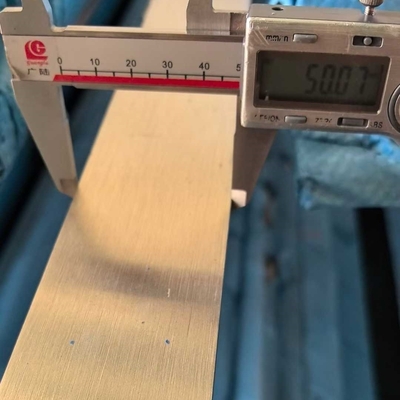 Warmgewalzte SS 304 Flachstange aus Edelstahl 4*50*6000mm