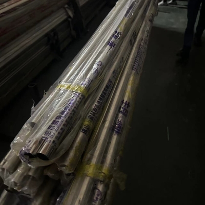 ASTM A554 201 geschweißtes Rohr 25*0,8*6000mm 320 Grit Spiegel poliertes Edelstahlrohr