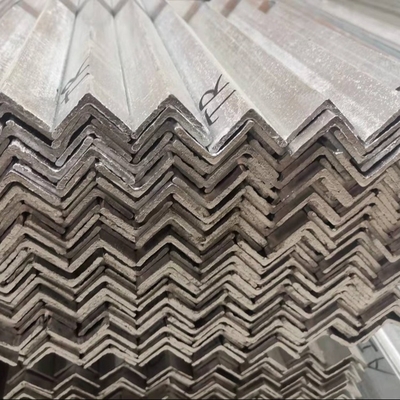 Strukturstahl-Abschnitte A36 Q235B Warmdippverzinkte Stahlwinkelstange 50*50*5*6000mm
