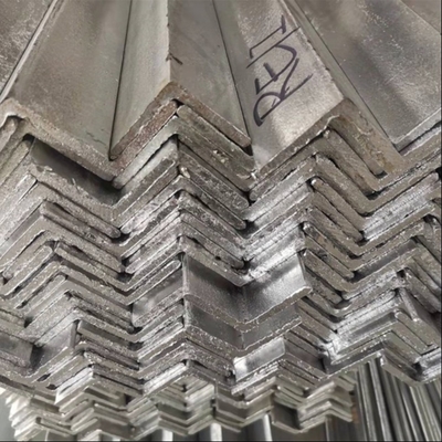 Kohlenstoffstahl L-Säulen ASTM A36 Q235B Warmdippverzinkte Stahlwinkelstange 40*40*4*6000mm